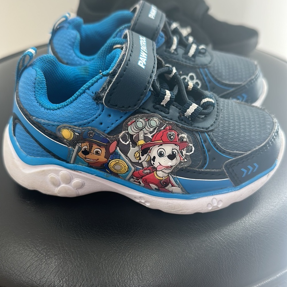 Boys size 6 Paw‎ Patrol sneakers and a size 6 pair of soccer slippers - Picture 2 of 8